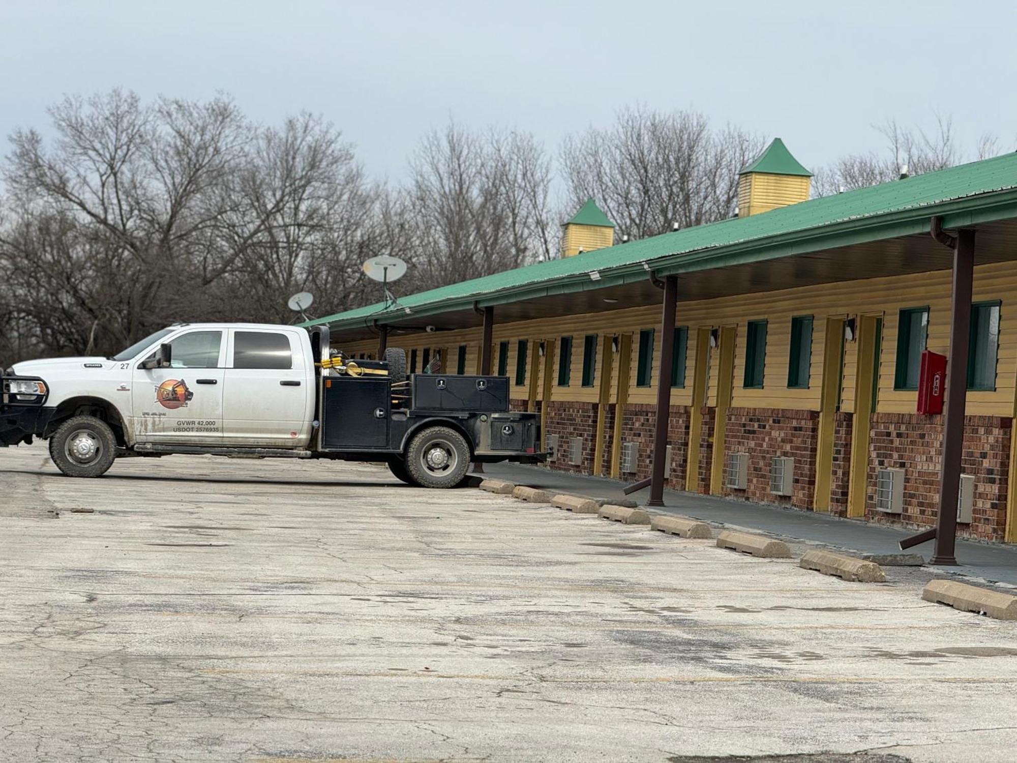 Kansas Inn Independence Bagian luar foto