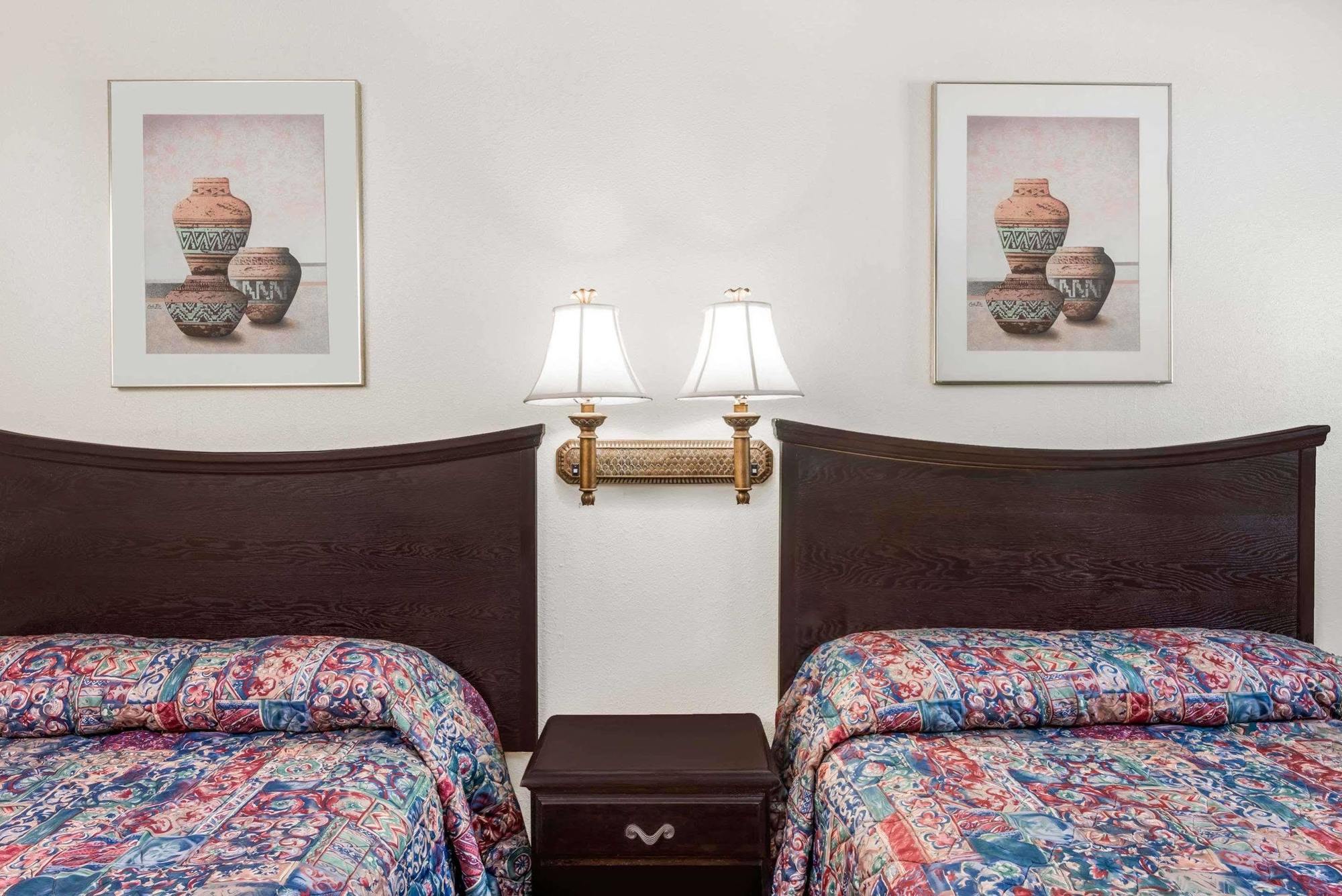 Kansas Inn Independence Bagian luar foto